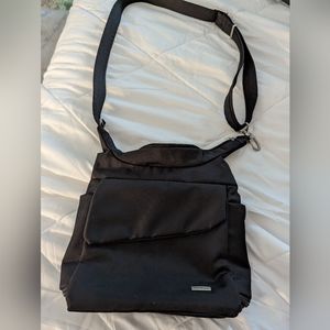 Travelon Women's Anti-Theft Classic Messenger Bag